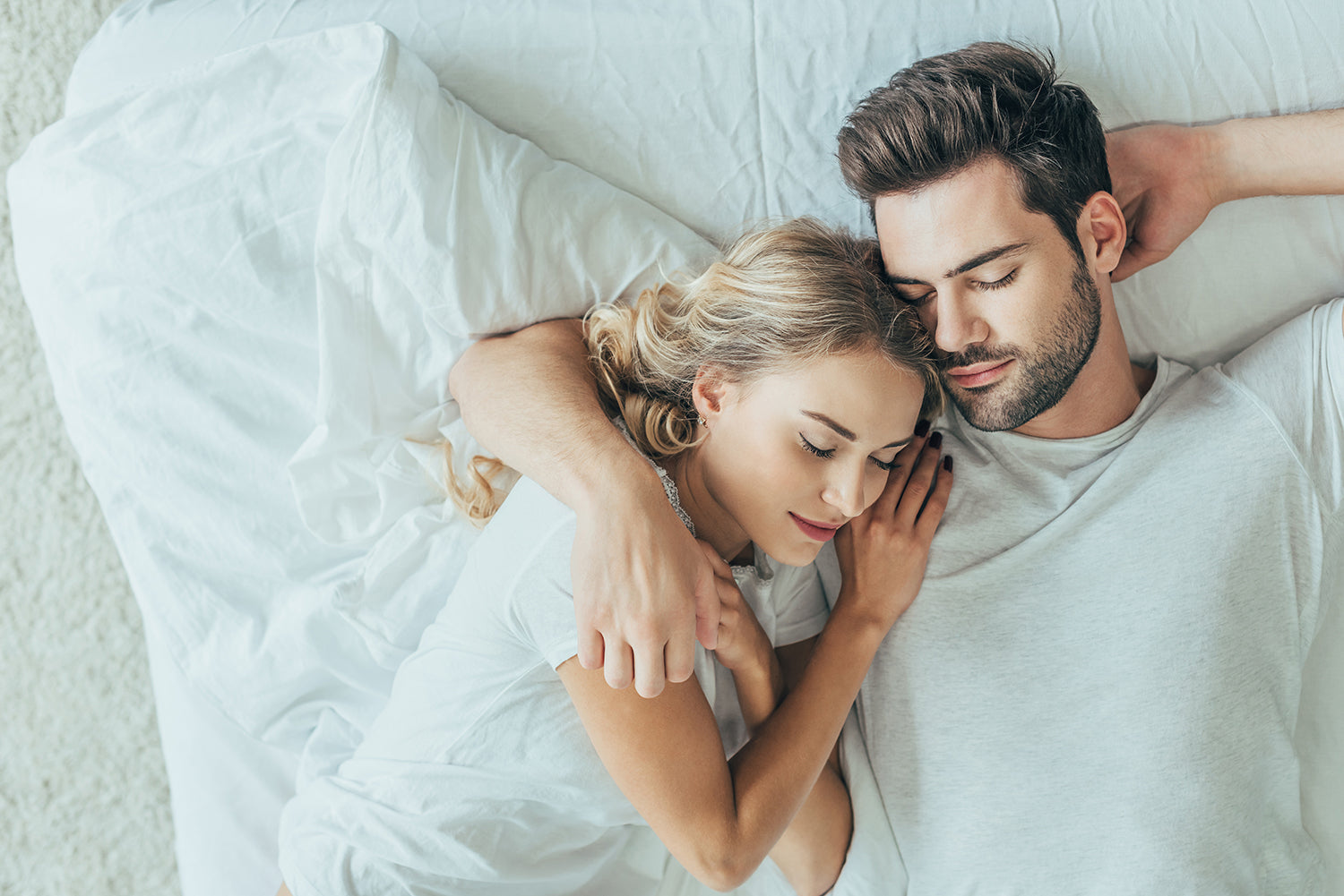 5 Couples' Sleeping Positions: Decoding Body Language | SONU Sleep
